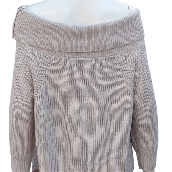 8275....Women's Off-Shoulder Cream Sweater Size XL/TG - Picture 4 of 6